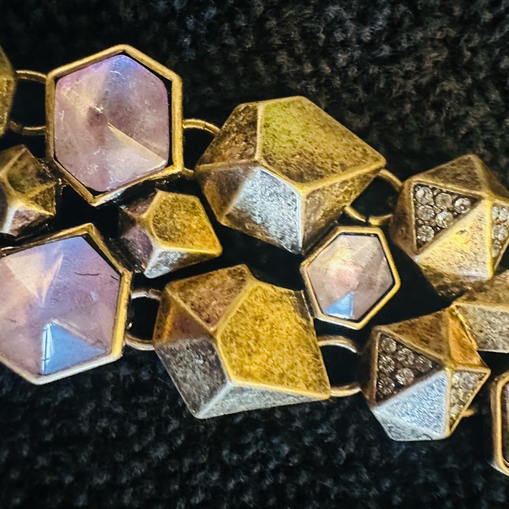 Chloe + Isabel Modern Purple and Brushed Gold-Tone Geometric Bracelet - Picture 3 of 9